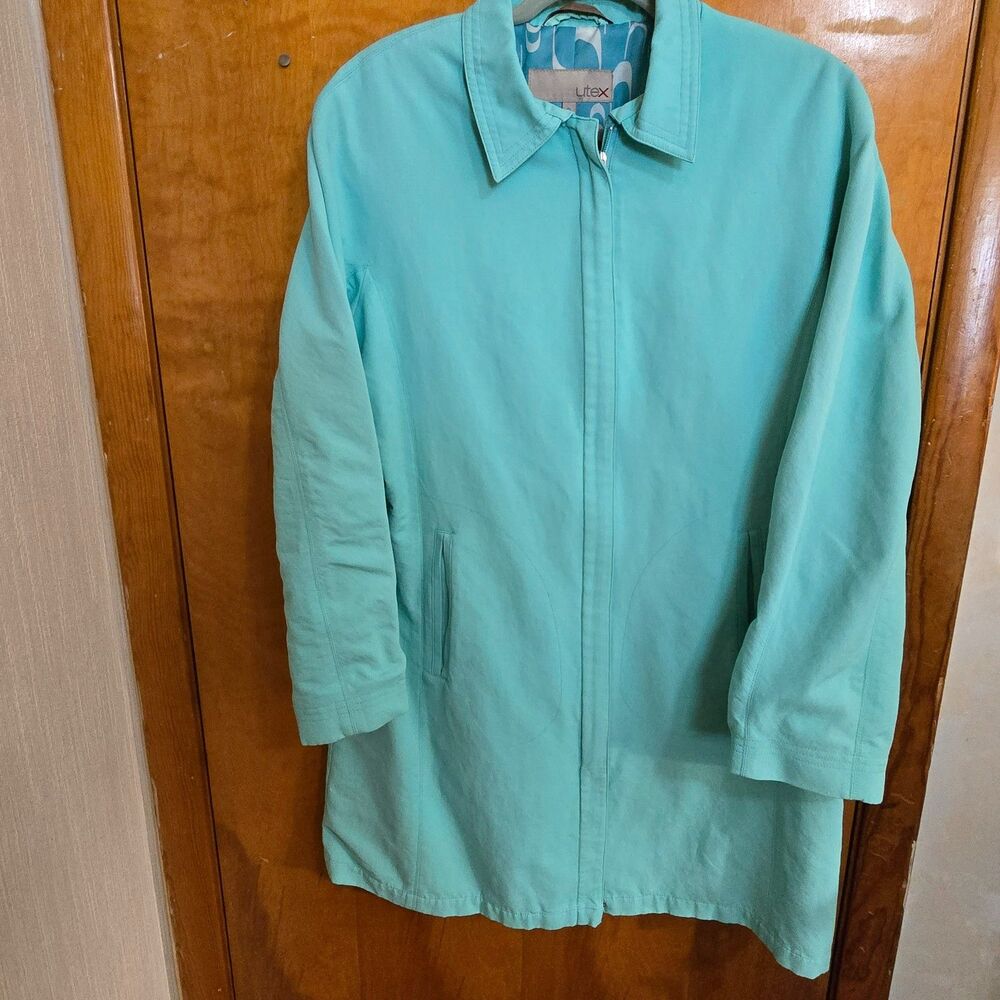 Utex Turquoise Light Weight Jacket Sz Large
